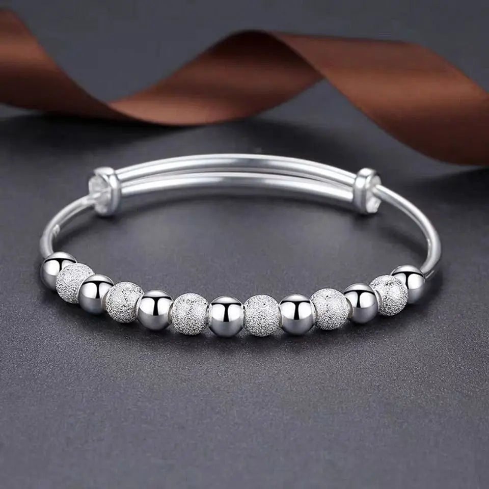 Elegant Silver Chain Bracelet Closeup