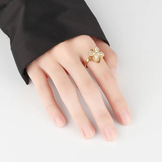 Blossom Glow – Rotating Crystal Flower Ring Hand