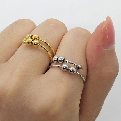 Golden Orbit – Adjustable Bead Ring hand