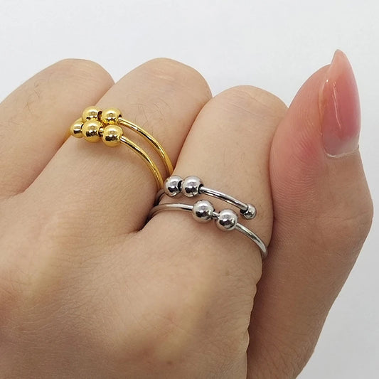 Golden Orbit – Adjustable Bead Ring hand